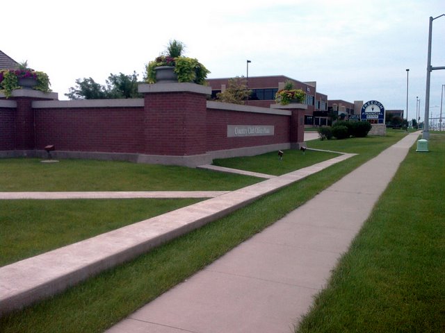 Country Club Office Plaza